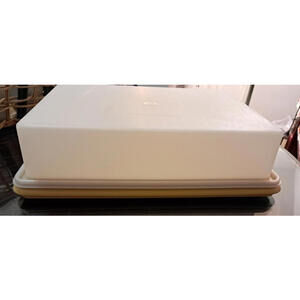 Tupperware 622 Fresh-N-Go Fancy Harvest Gold Rectangular Cake Keeper Carrier *